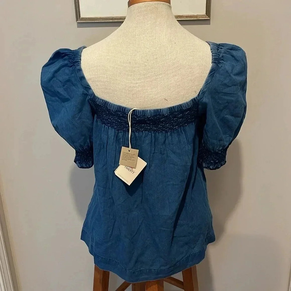 NWT!! Faherty - Presley Embroidered Detail Cotton Chambray Top Dark Indigo Wash - Picture 6 of 9